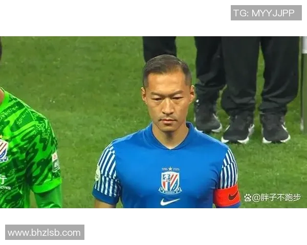 足球明星遭遇意外事件教师误打头部引发广泛关注与讨论